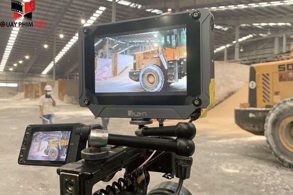 ekip đang làm việc